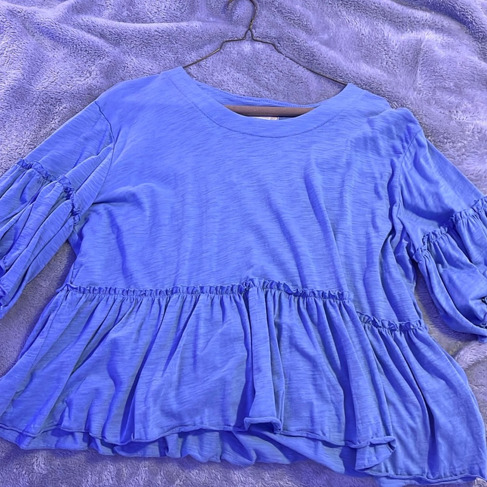 Altar’d state cropped shirt - never worn great condition!